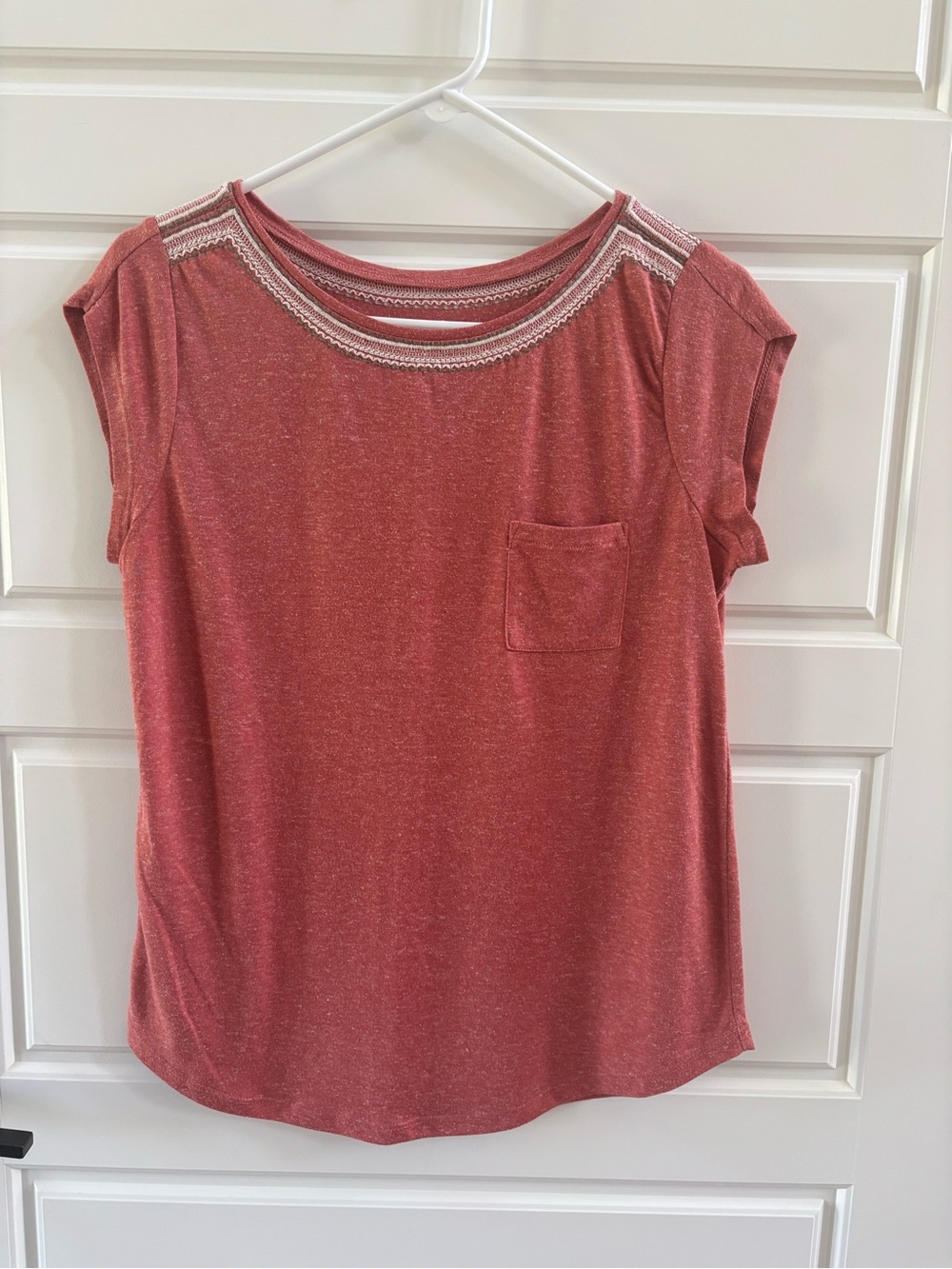 LOFT Outlet Coral Heathered Tee | Embroidered Neckline Pocket Top | M